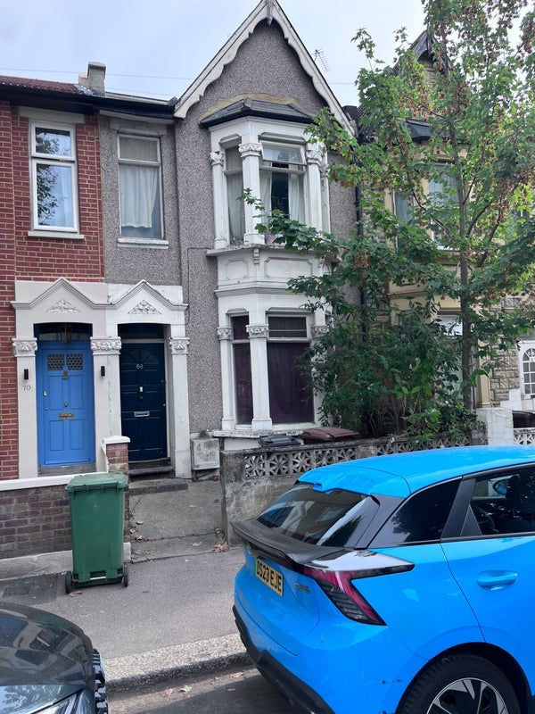 Room Calderon Road in Greater London