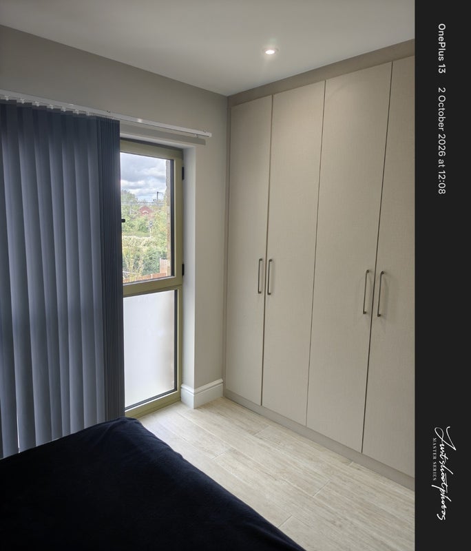 Room Mead Avenue in Slough