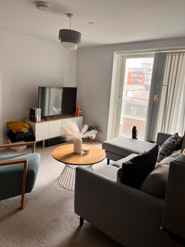 Room Dearmans Place in Salford