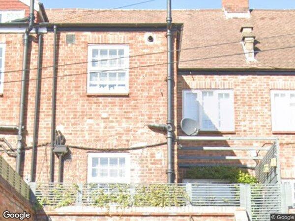 House Walton Road in Elmbridge