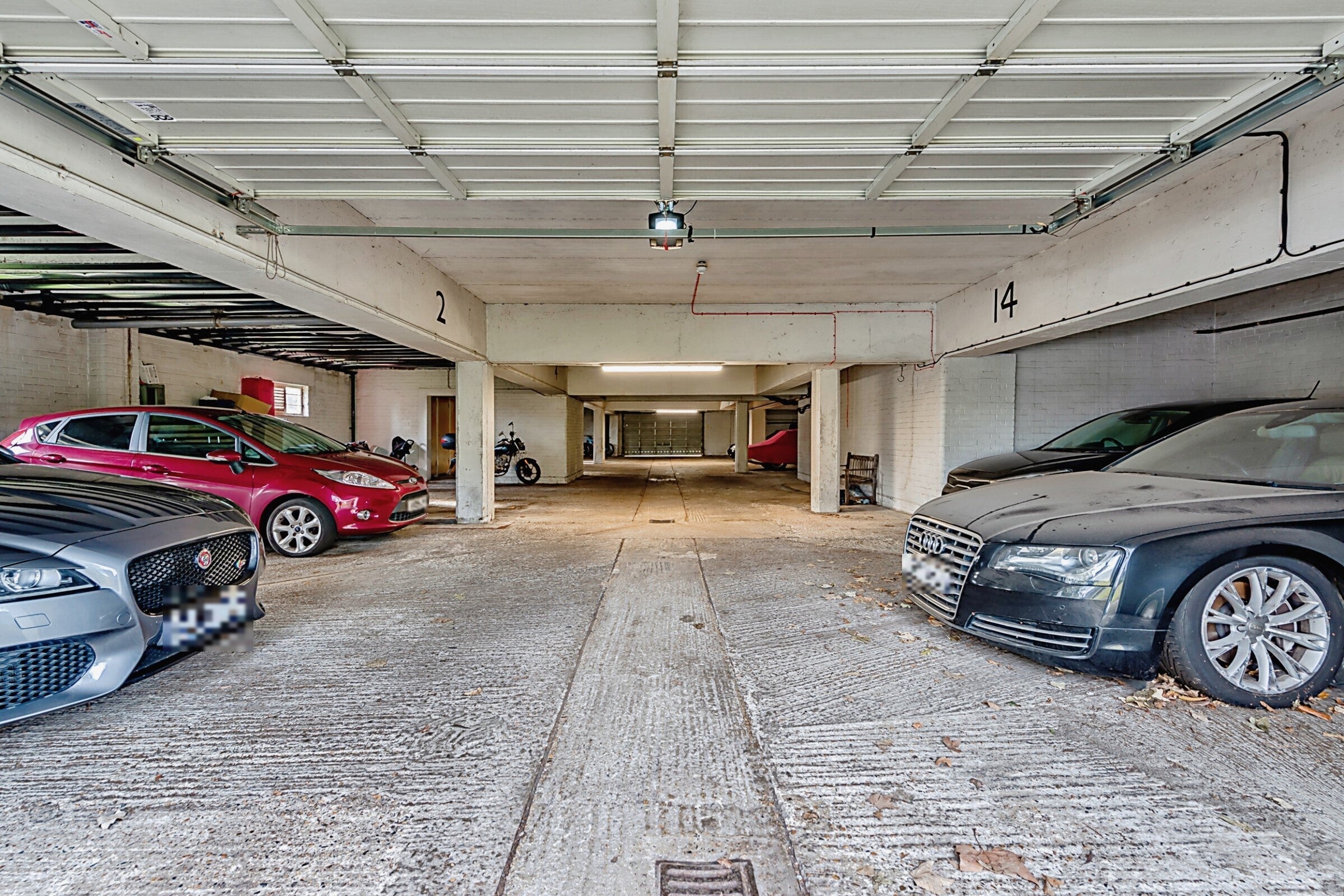 Flat Linkfield Lane in Reigate and Banstead