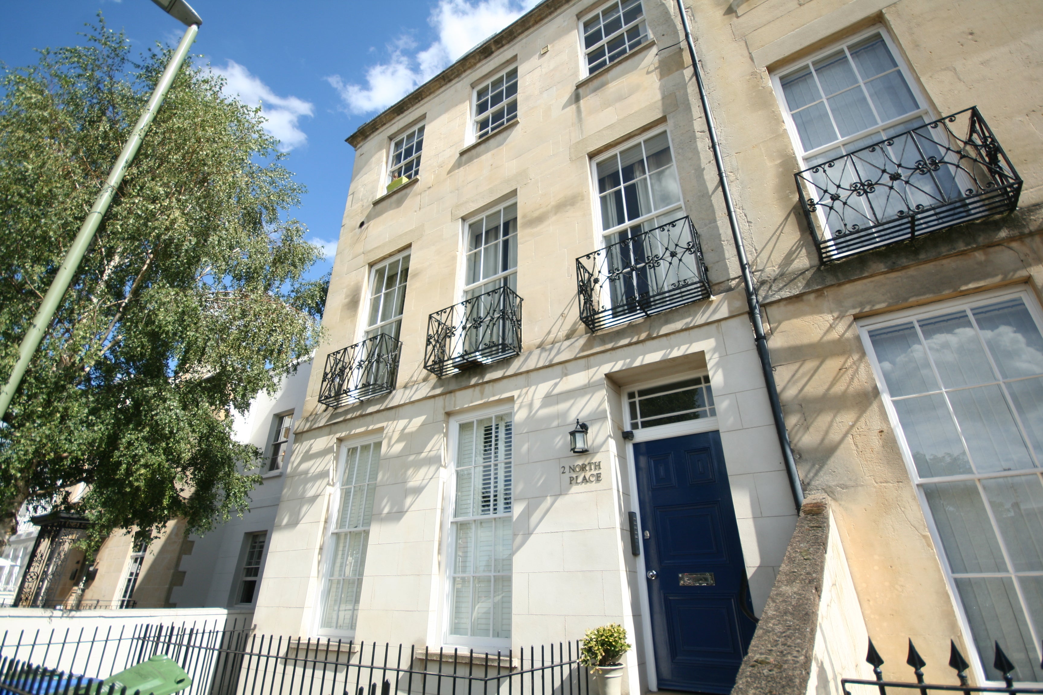 Flat North Place in Cheltenham