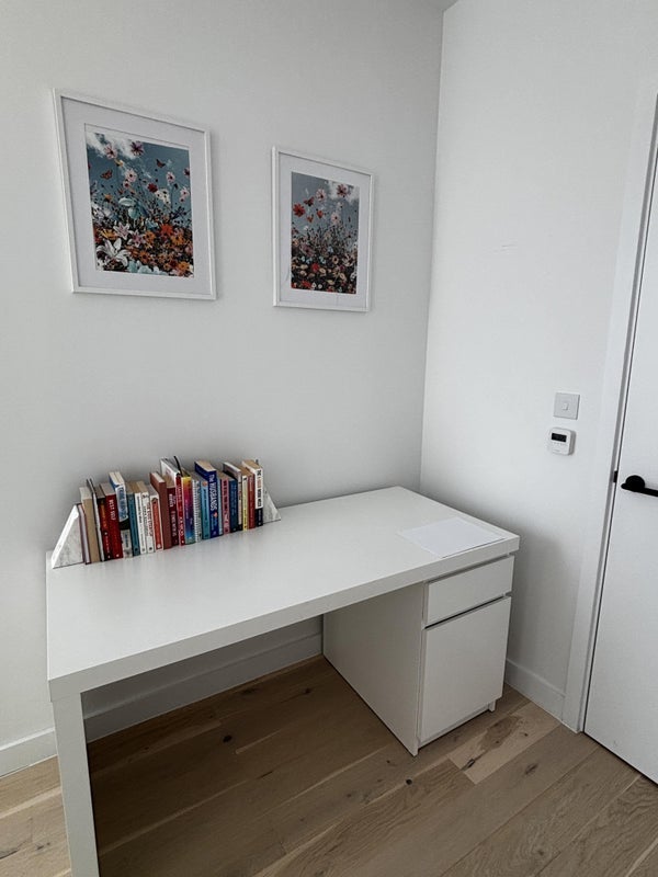 Flat Balham High Road in Greater London