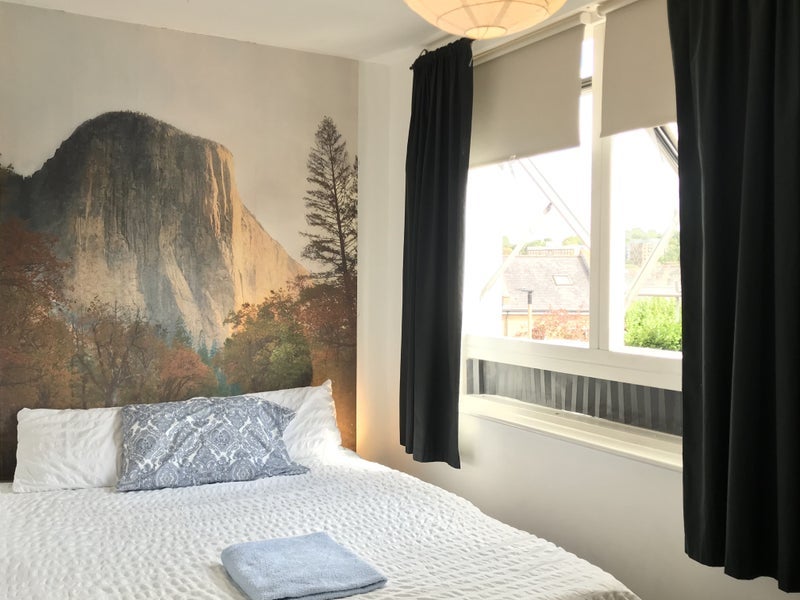 Room Banning Street in Greater London