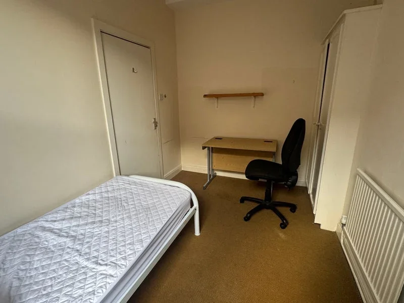 Room Berry Street in Wolverhampton