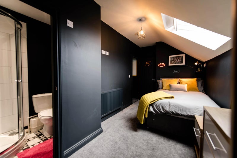 Room Back Graveley Street in Leeds