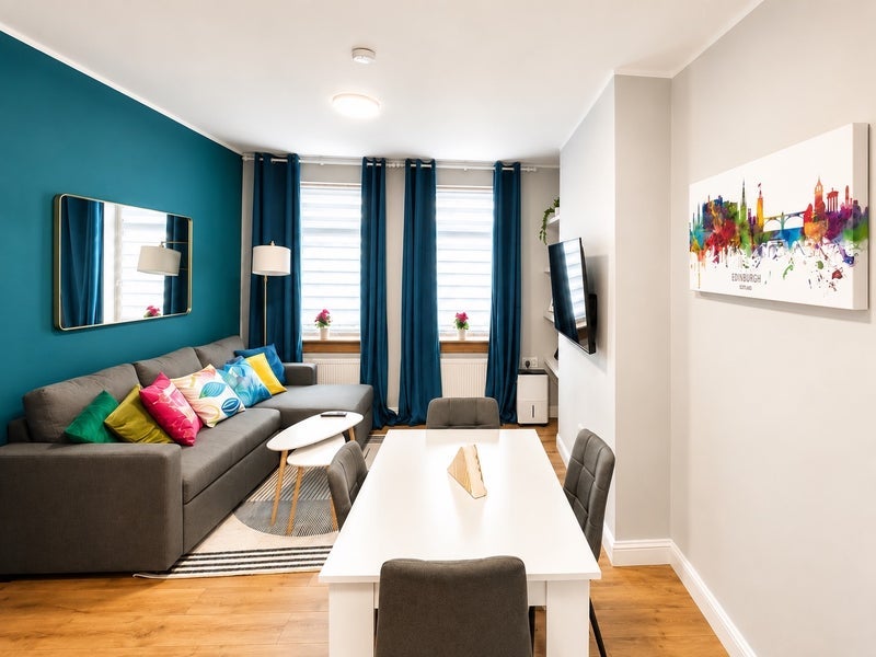 Flat Wardieburn Road in City of Edinburgh