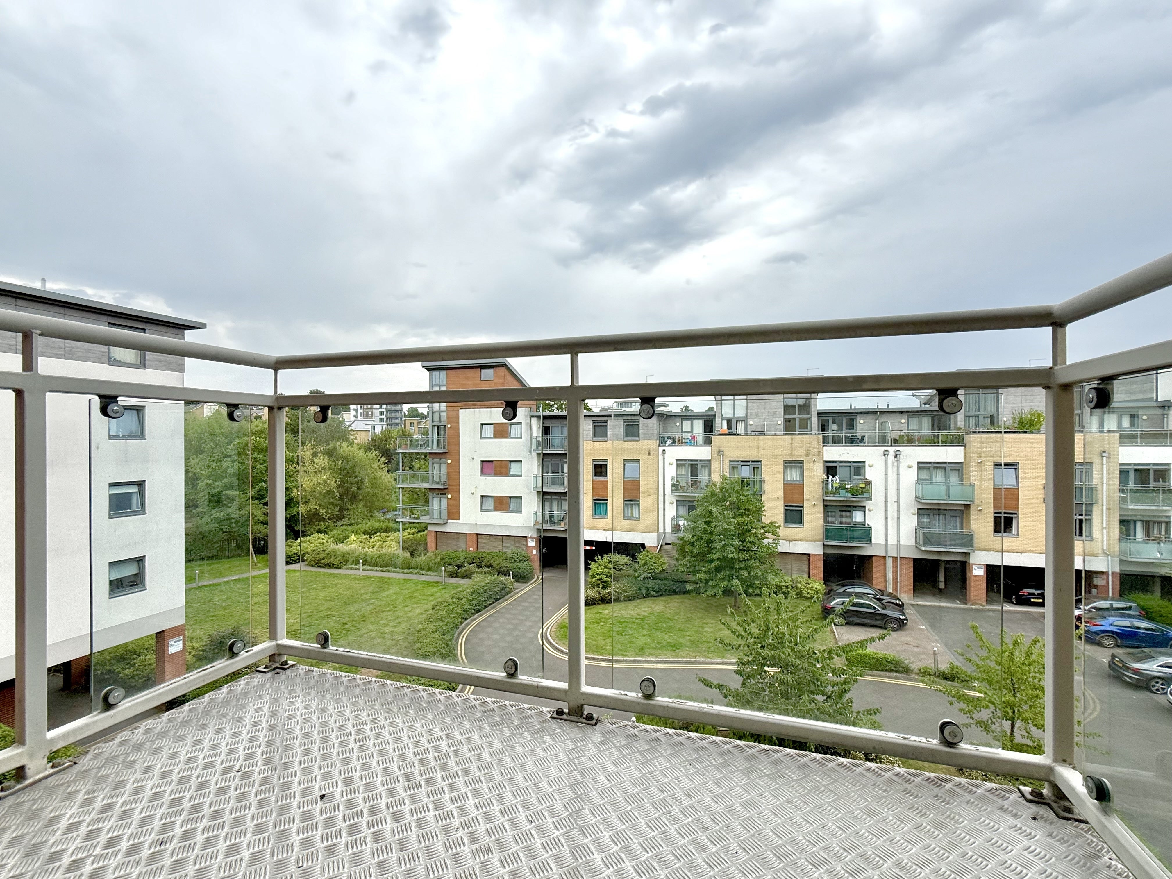 Flat Wallis Place in Maidstone