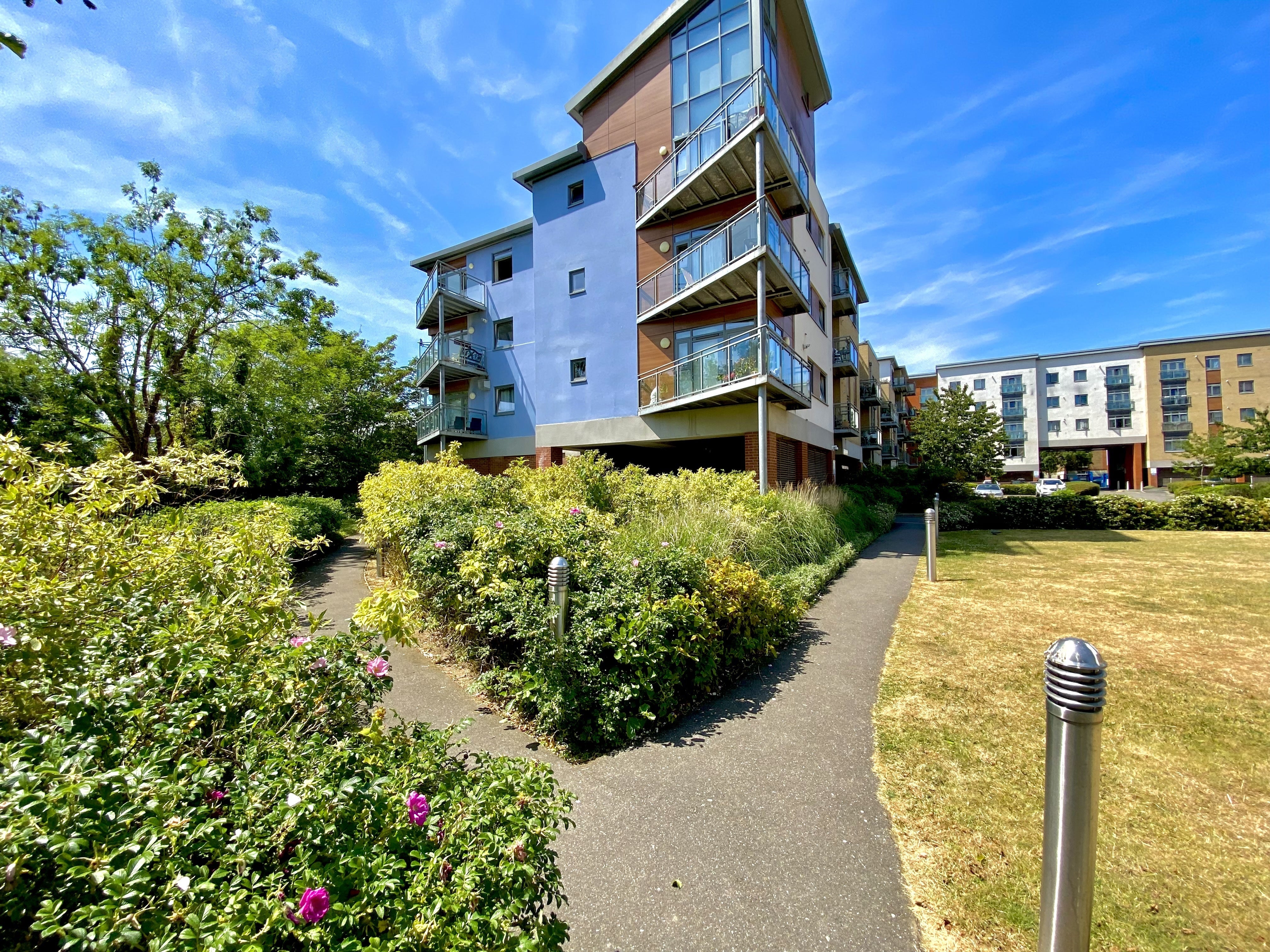 Flat Wallis Place in Maidstone