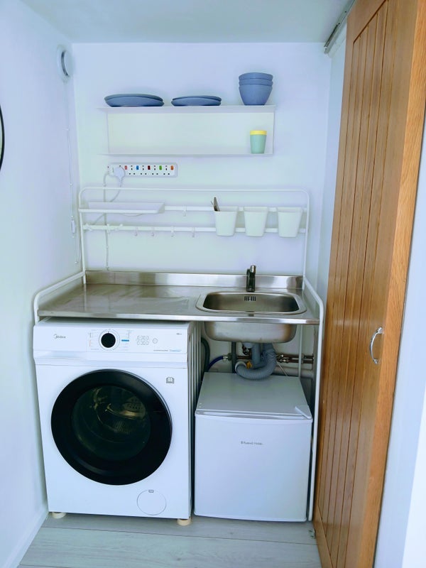 Room Malcomb Close in Bournemouth