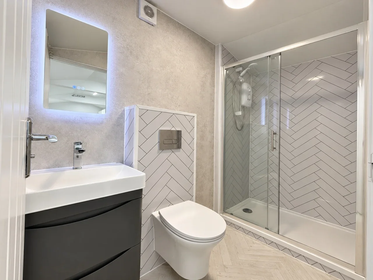 Flat Plumer Road in High Wycombe