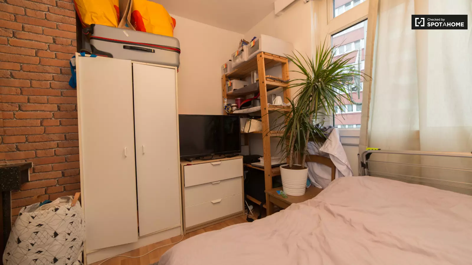 Flat Guildford Road in Greater London