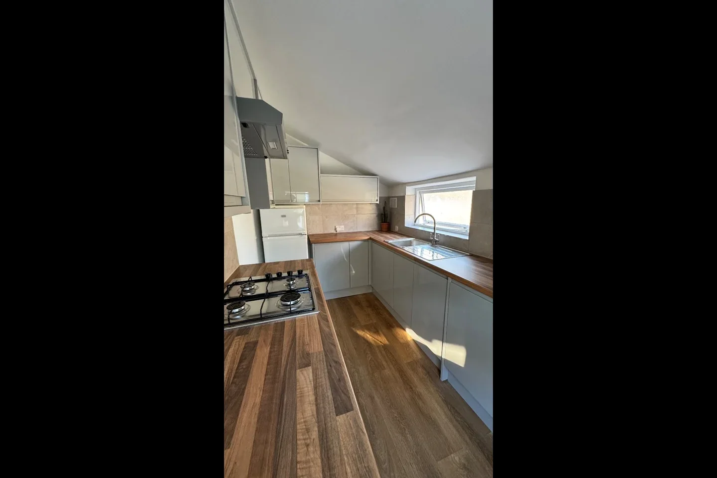Flat Hazelbourne Road in Greater London
