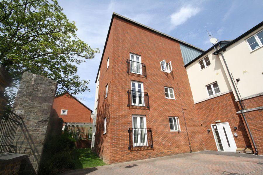 Flat Bartholomews Square in Bristol