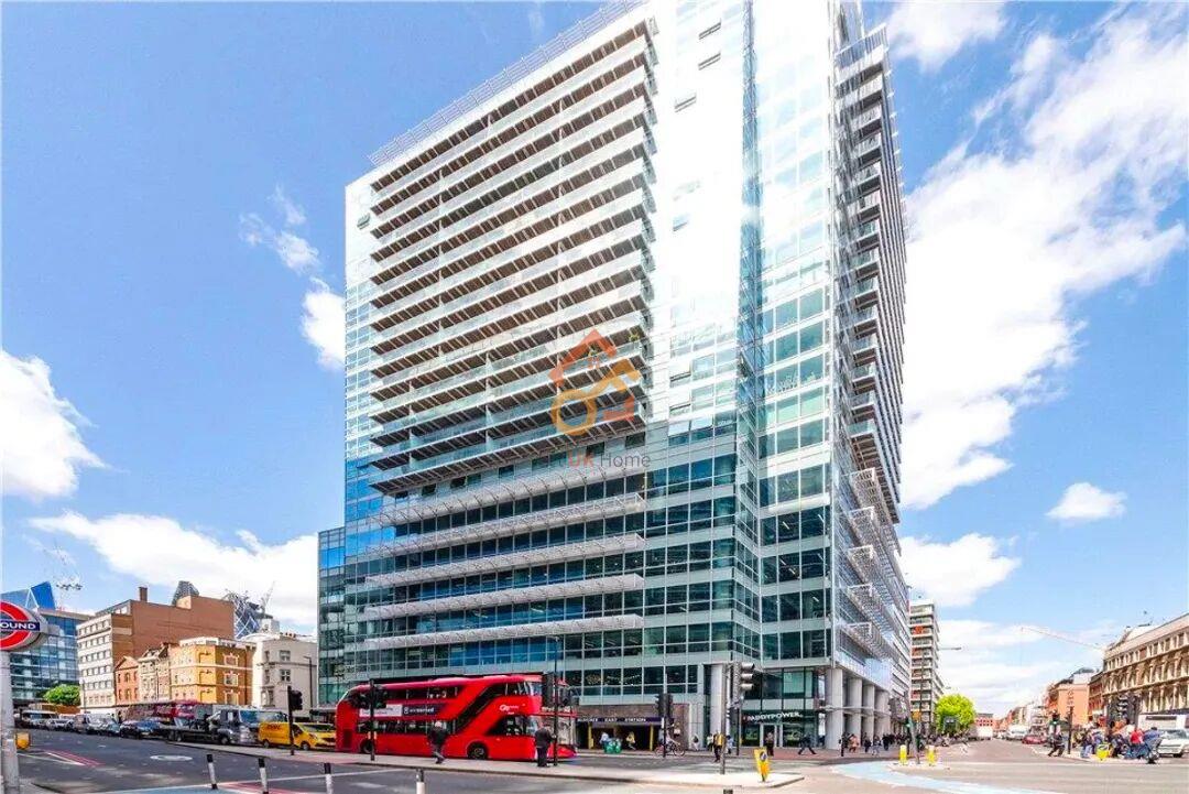 Flat Whitechapel High Street in Greater London