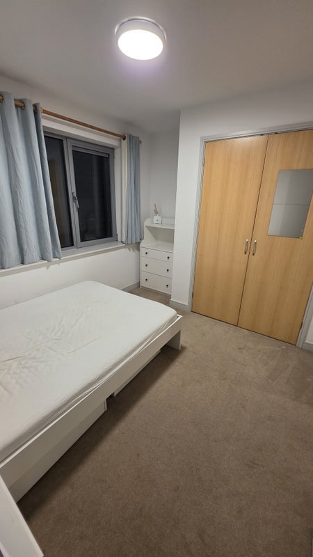 Flat Benwell Road in Greater London
