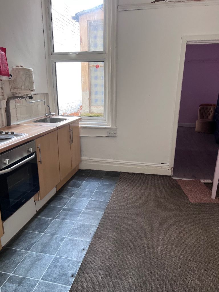 Flat Crystal Road in Blackpool
