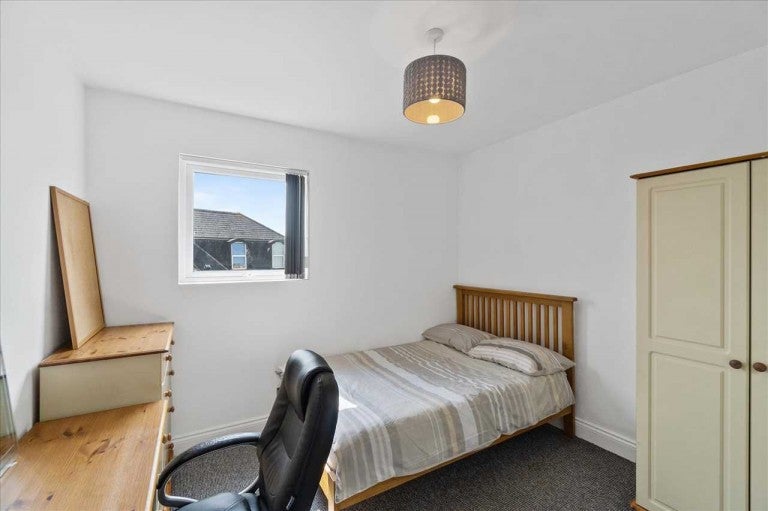 Flat College View in Plymouth