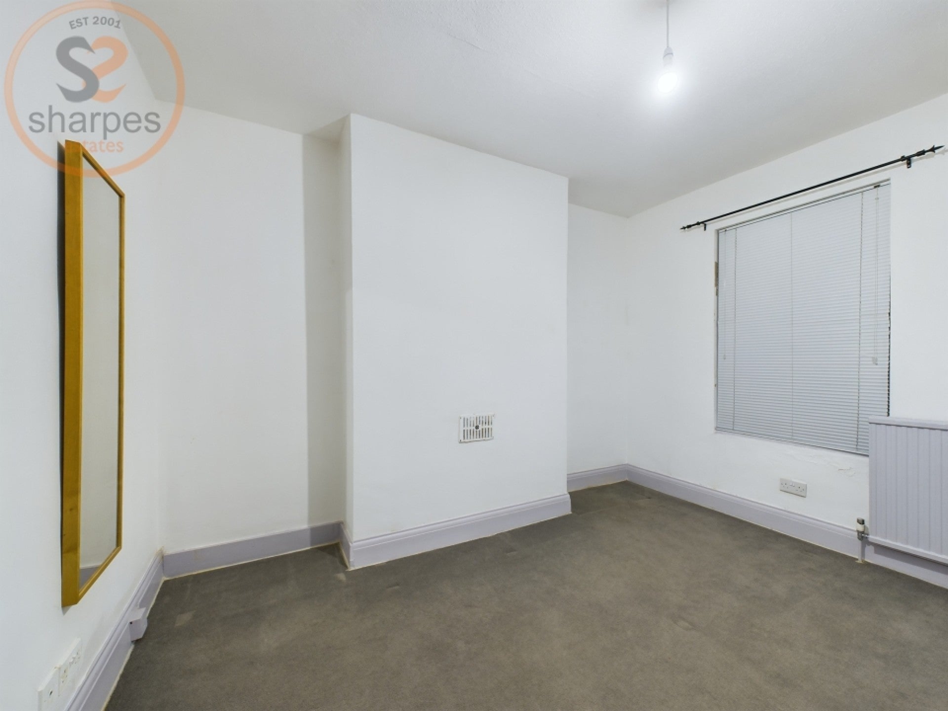Room High Street Colliers Wood in Greater London