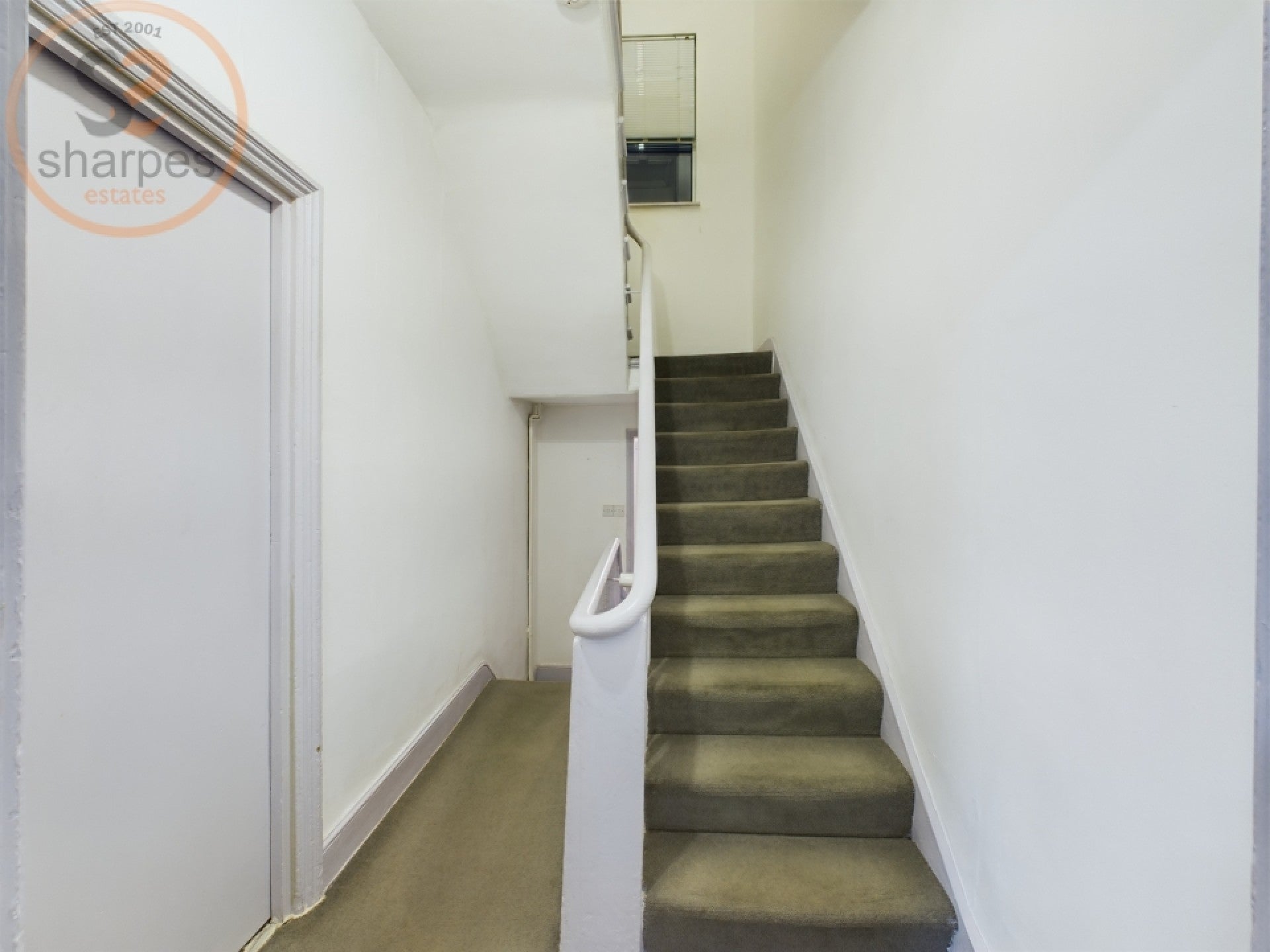Room High Street Colliers Wood in Greater London