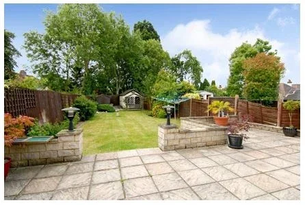 House Manor Waye in Greater London