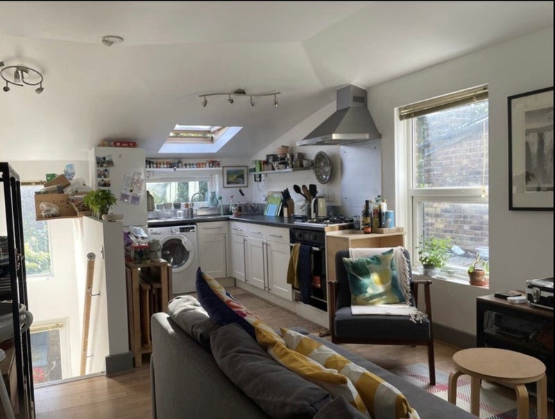 Room Merton Road in Greater London