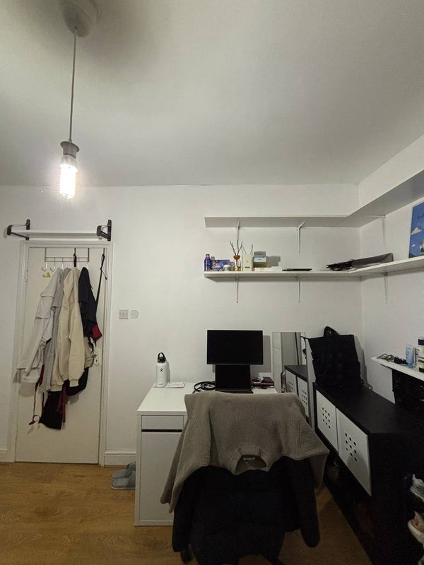 Room Toynbee Street in Greater London