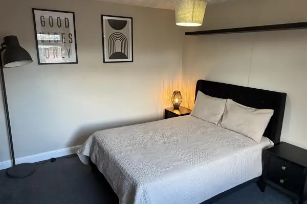 Room Westfield Road in Wellingborough