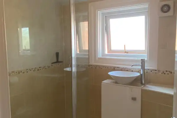 Room Westfield Road in Wellingborough