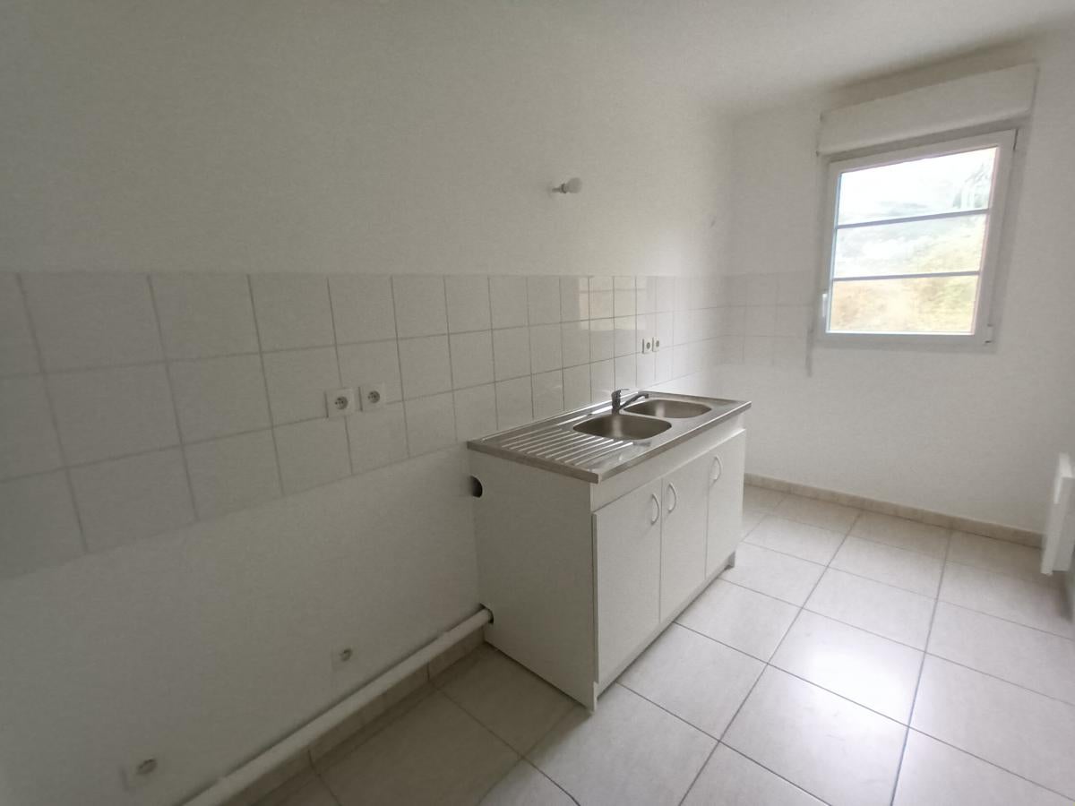 Flat Rue Émile Henriot in Pontoise