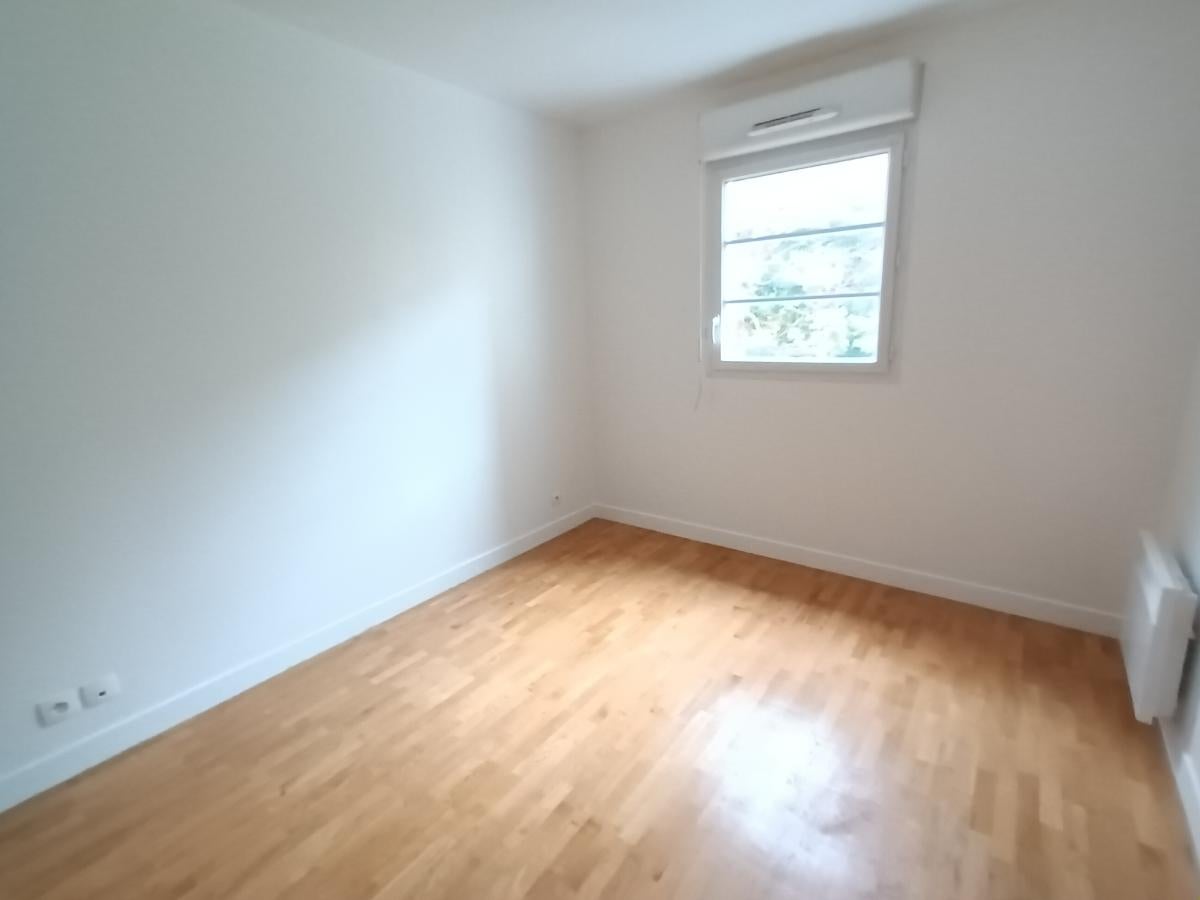 Flat Rue Émile Henriot in Pontoise