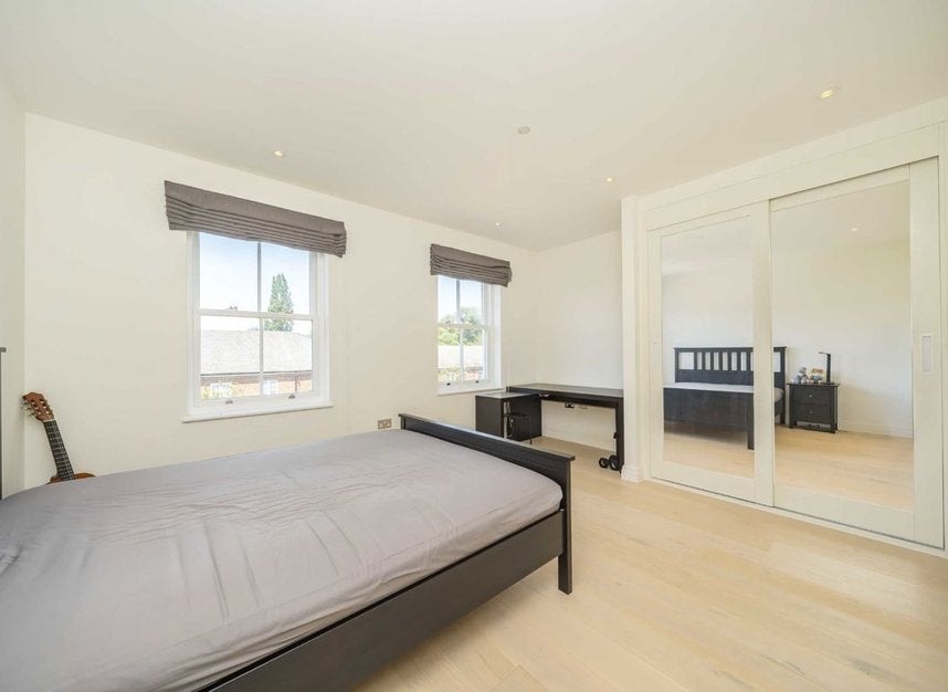House Barrons Chase in Greater London