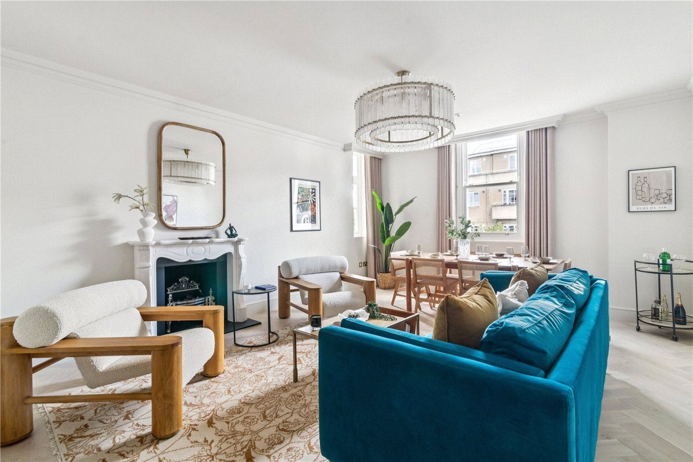 Flat Pembridge Gardens in Greater London