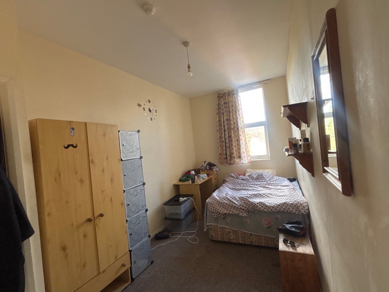 Room Victoria Avenue in Leicester