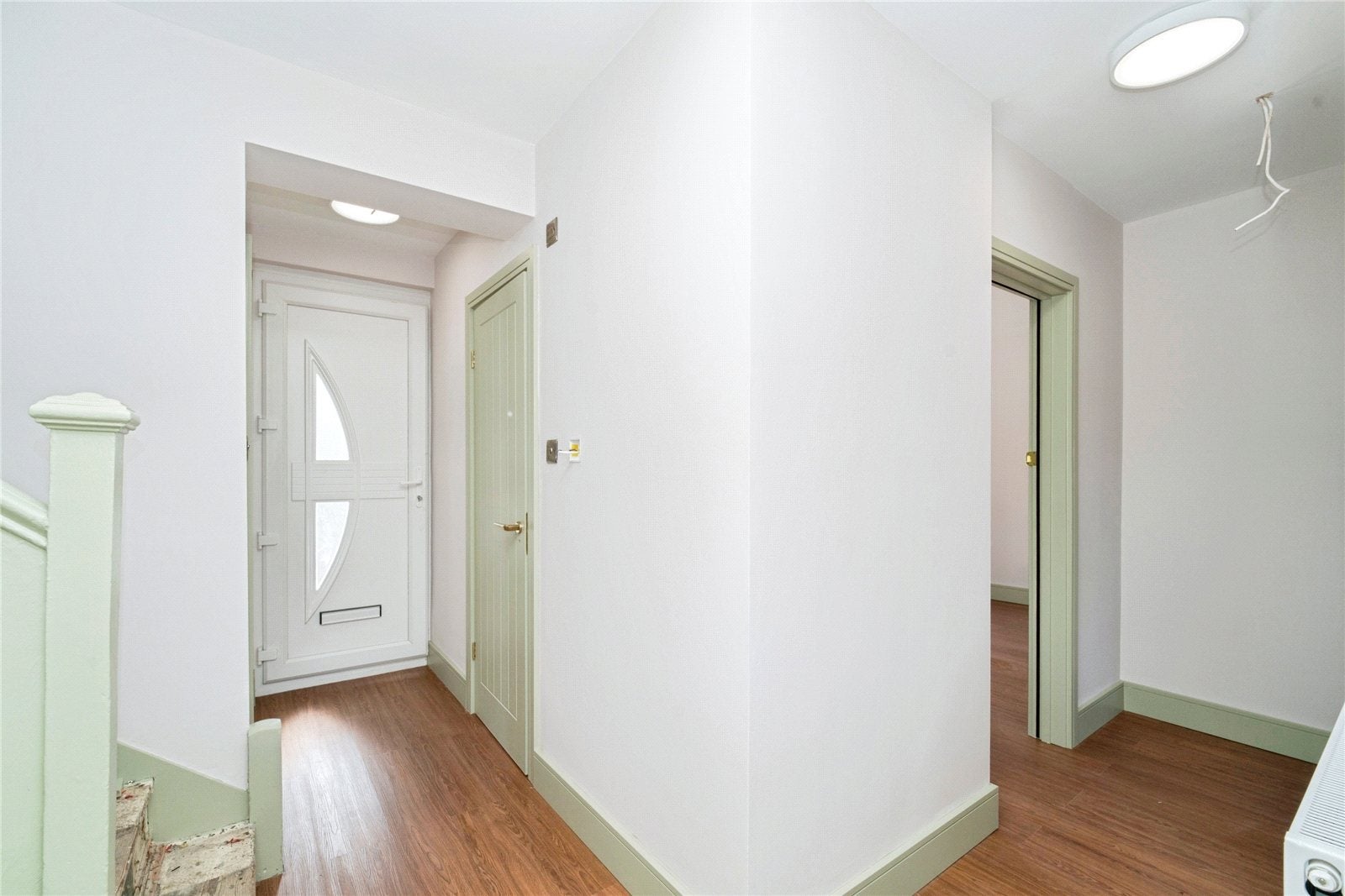 Room Nigel Close in Greater London