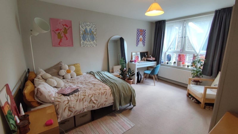 Room Kersfield Road in Greater London