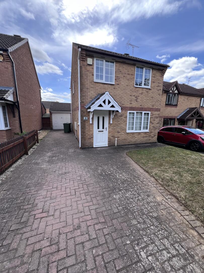 House Paramore Close in Whetstone