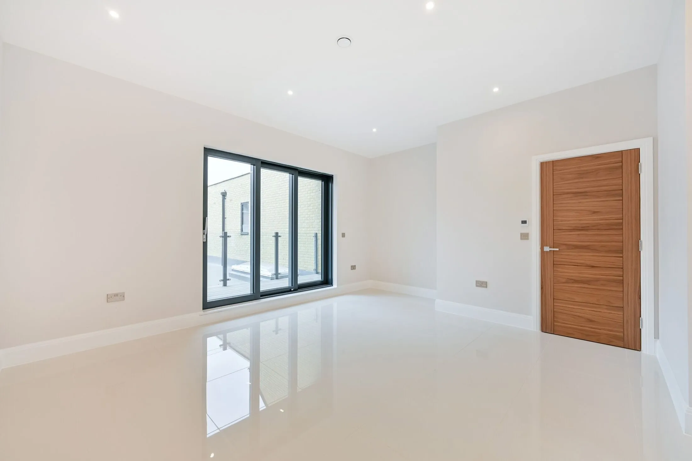 Flat Merton Road in Greater London