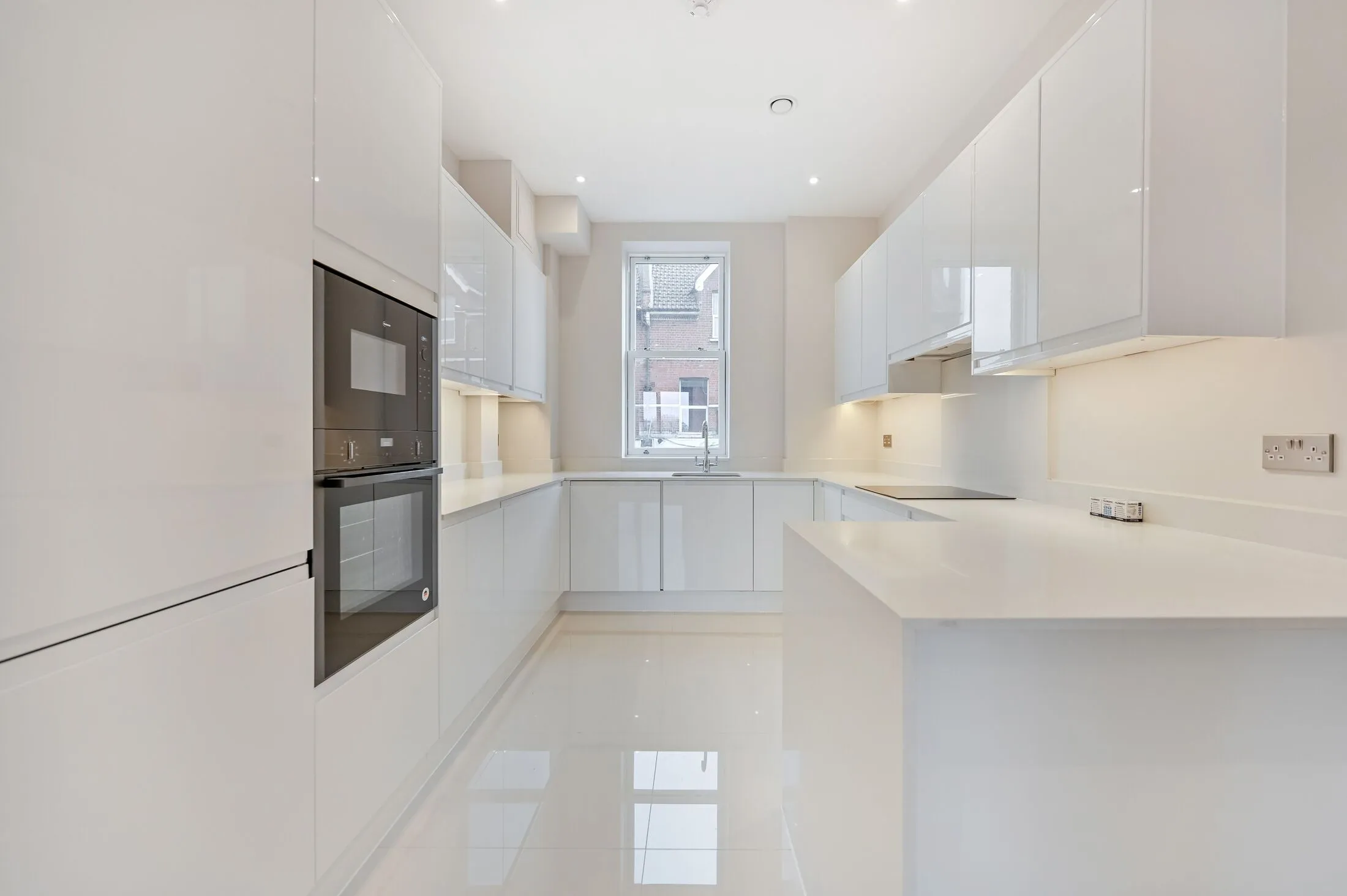 Flat Merton Road in Greater London