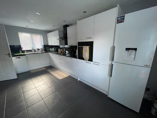 Room Upperfield Close in Redditch