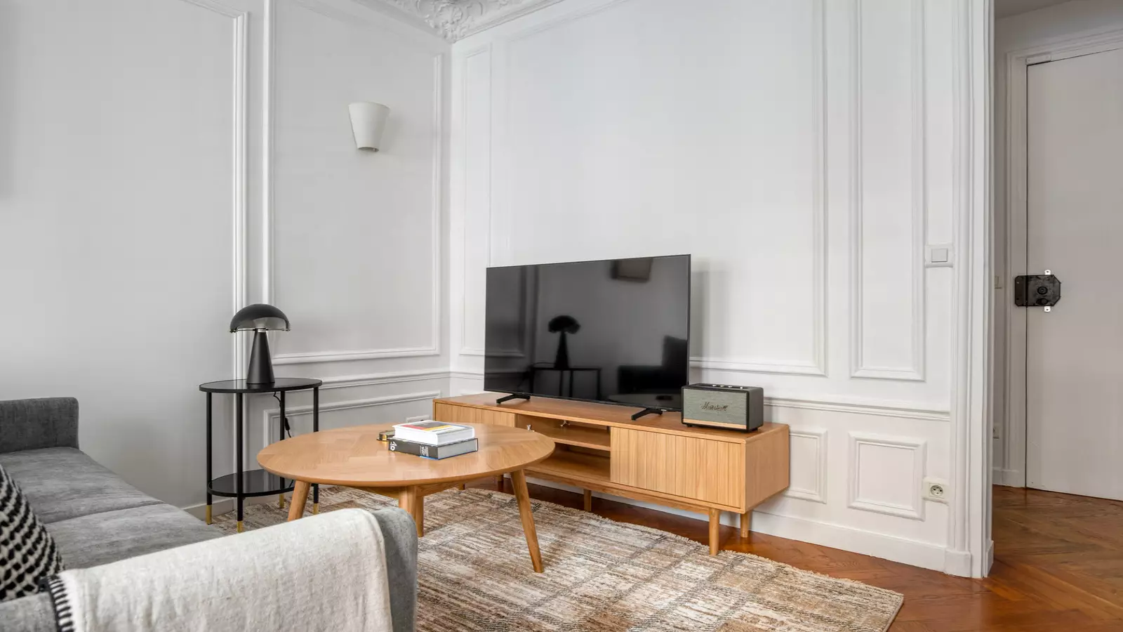 Flat Rue Faraday in Paris