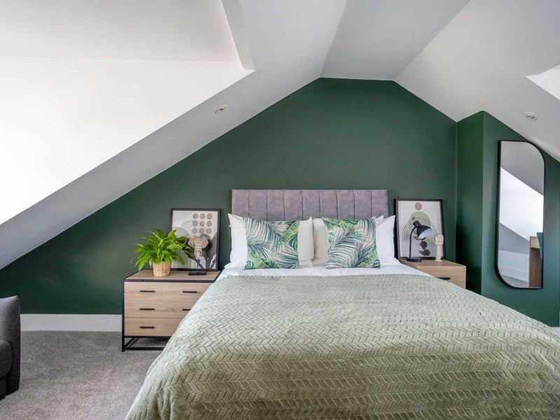 Room Ringwood Road in Poole