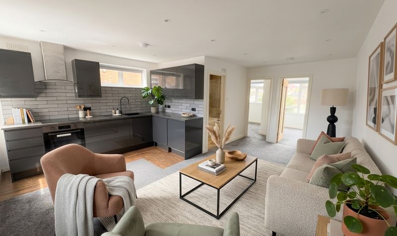 Flat Hatherley Road in Greater London