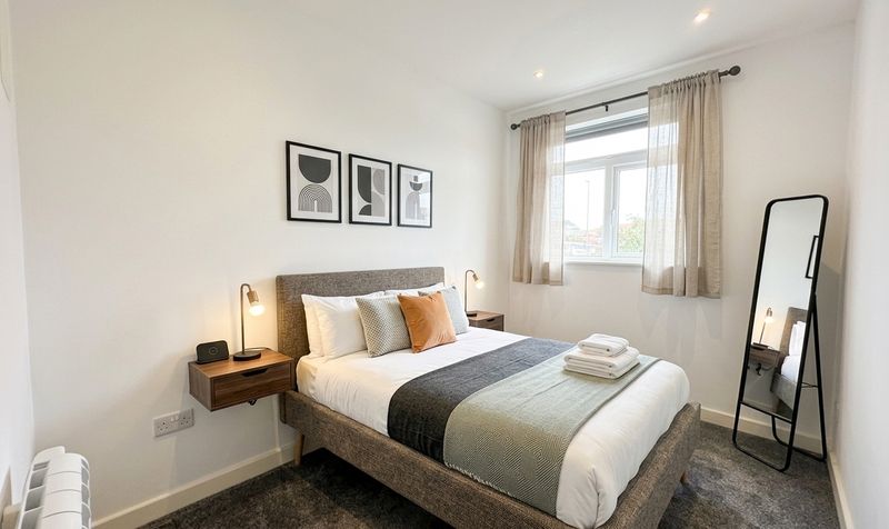 Flat Hatherley Road in Greater London