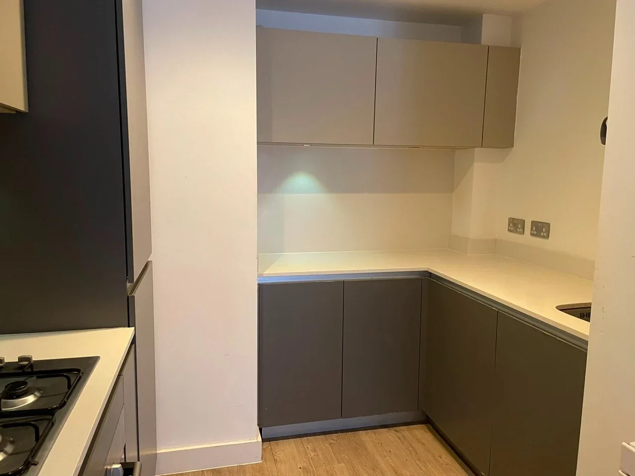 Flat Clapham Road in Greater London