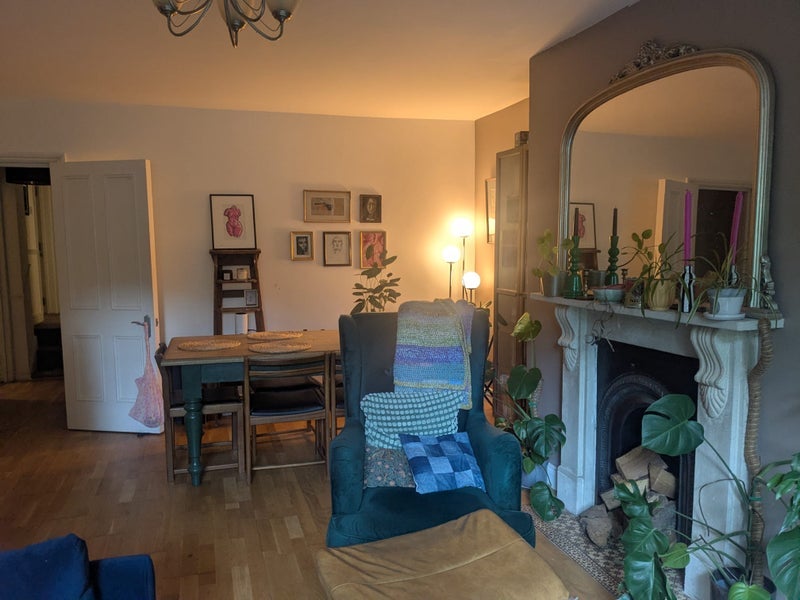Room Queen's Drive in Greater London