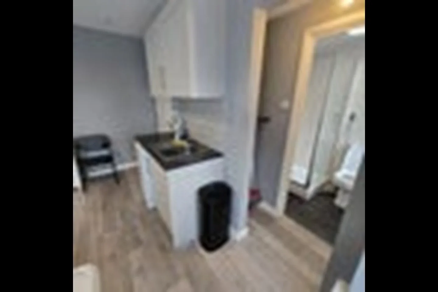 Flat Whittington Avenue in Greater London
