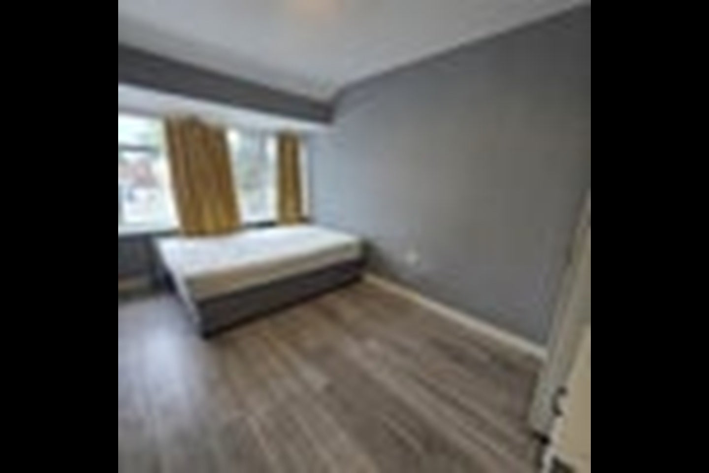 Flat Whittington Avenue in Greater London