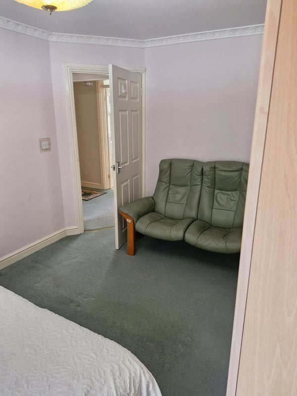 Room Riddfield Road in Birmingham