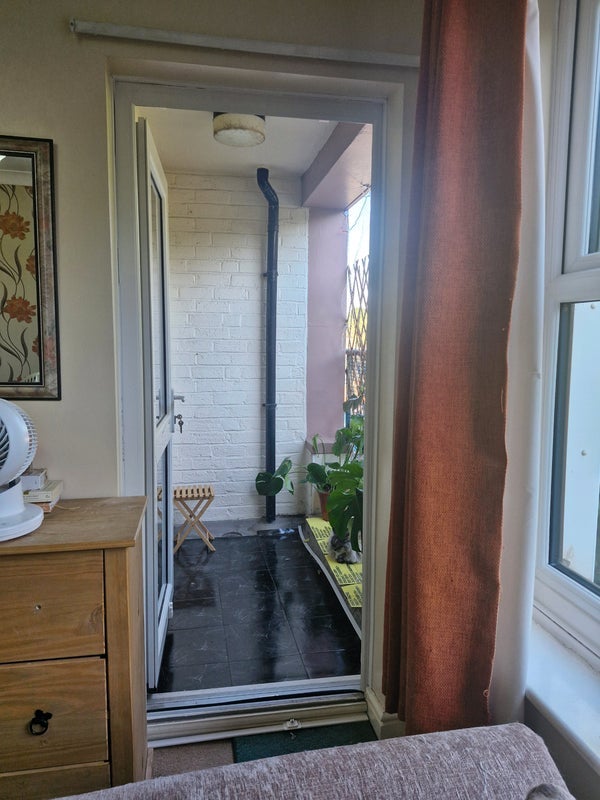 Room Riddfield Road in Birmingham